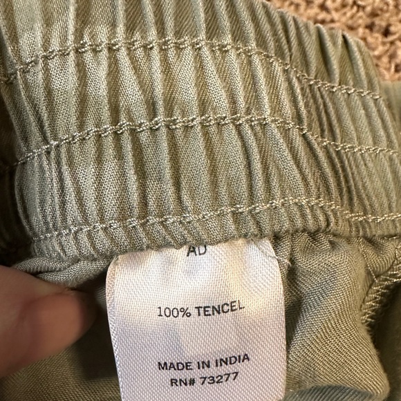 So Camo light weight joggers size Small - Picture 3 of 7